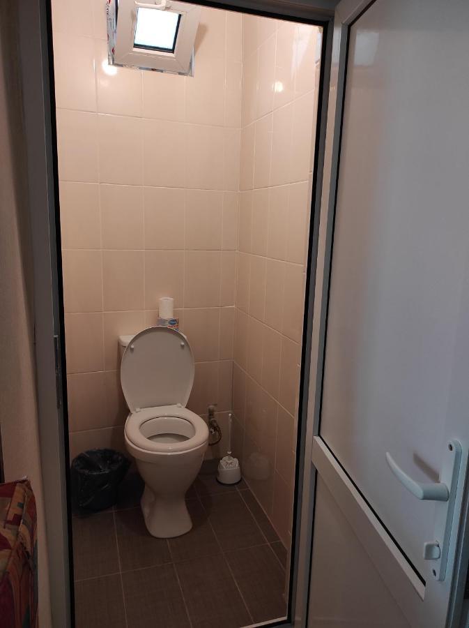 Гостевой Дом Лума Hotell Sukhumi Exteriör bild