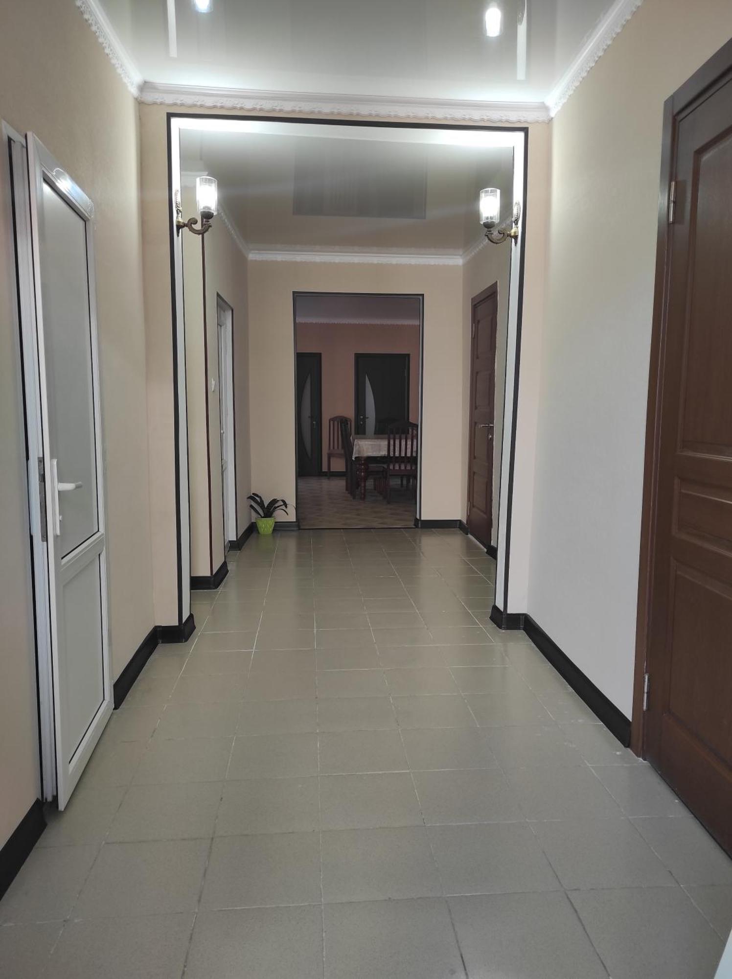 Гостевой Дом Лума Hotell Sukhumi Exteriör bild