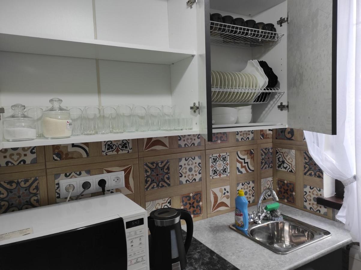 Гостевой Дом Лума Hotell Sukhumi Exteriör bild